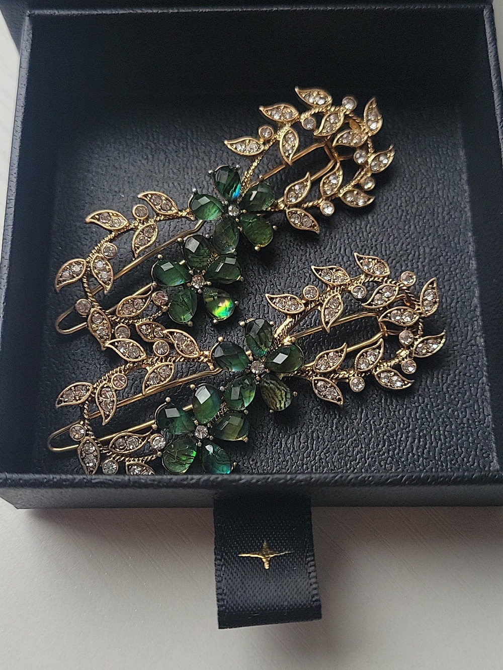 Two Floral Gemstone Hairclips - Picture 3 of 9